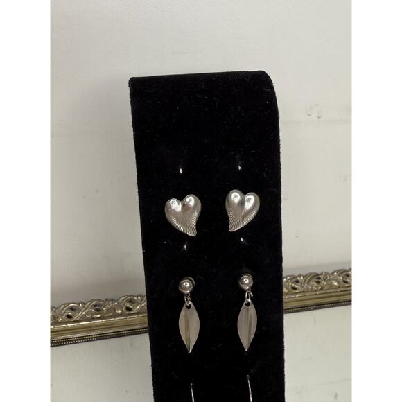 Set of three Silver Tone Vintage Earrings, Silver Heart Studs, Leave Drop Earrin - Picture 3 of 10